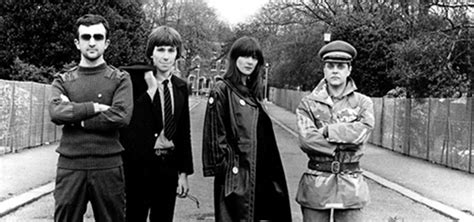 The Garden di Throbbing Gristle: Un caleidoscopio sonoro di rumori industriali e melodie spettrali